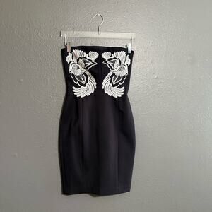 Aijek Strapless Embroidered Mini Dress Size 1